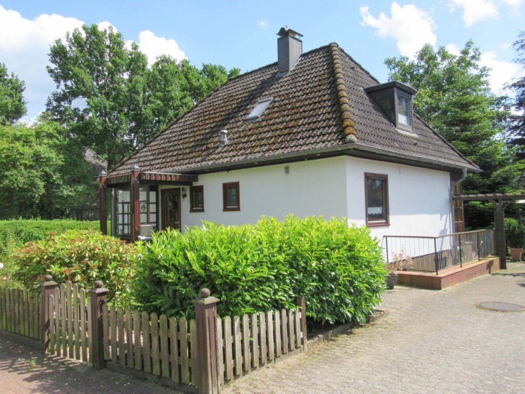 Schönes Einfamilienhaus mit wundervollem Garten, 10 Minuten von der Ostsee entfernt